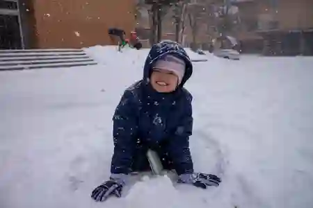 Photo - Niece having fun in the snow