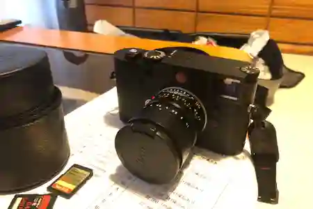 Photo - Leica M10 with Summilux-M 50mm f/1.4 ASPH.