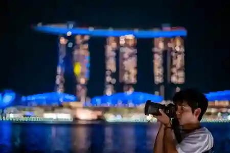 Photo - shiggy trying out a rented Sony Mirrorless