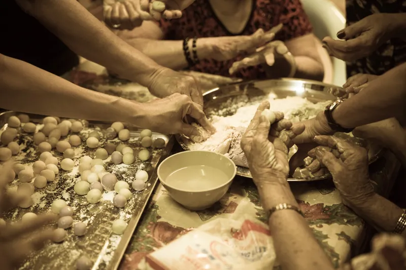 Making Glutinous Rice Ball