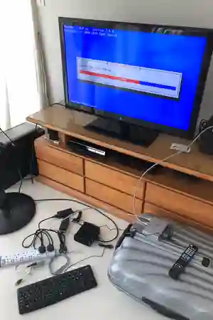 Photo - Installing XCP-ng via HDMI TV